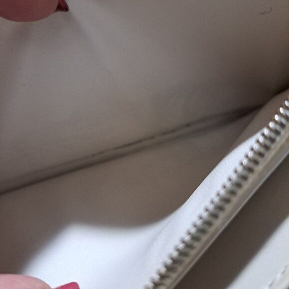 Authentic Louis Vuitton Vernis Enamal Patent Leather Zip Around Wallet - Picture 7 of 16